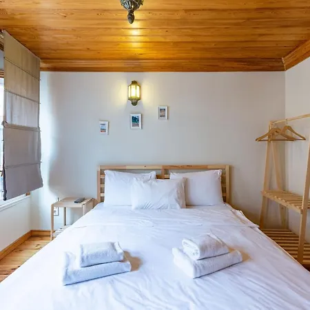 Cozy Flat Near Trendy Attractions In Balat Fatih Апартаменты