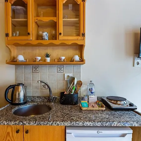 Апартаменты Cozy Flat Near Trendy Attractions In Balat Fatih Стамбул